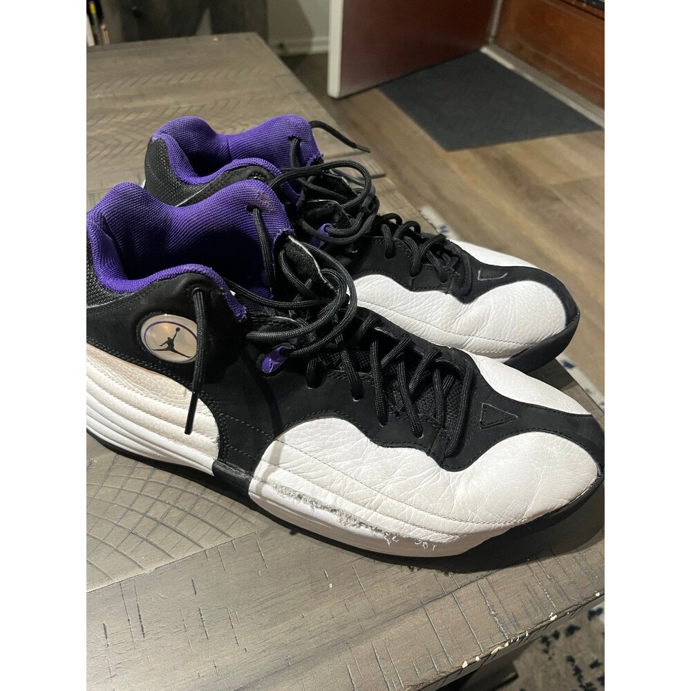 Jordan beater shoes